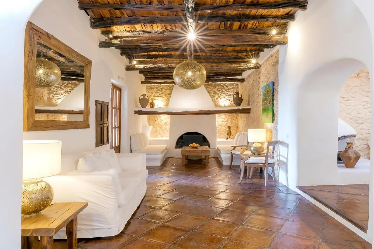 Agroturismo Atzaro Santa Eularia des Riu Country house